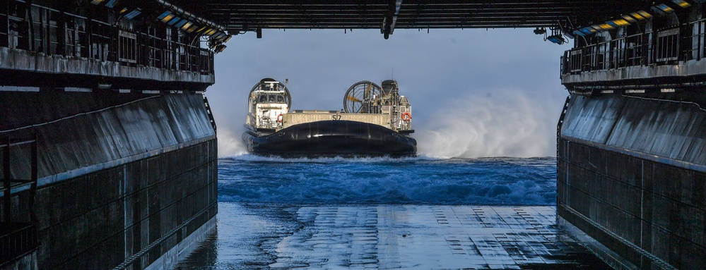USS Essex Conducts Well Deck Operations