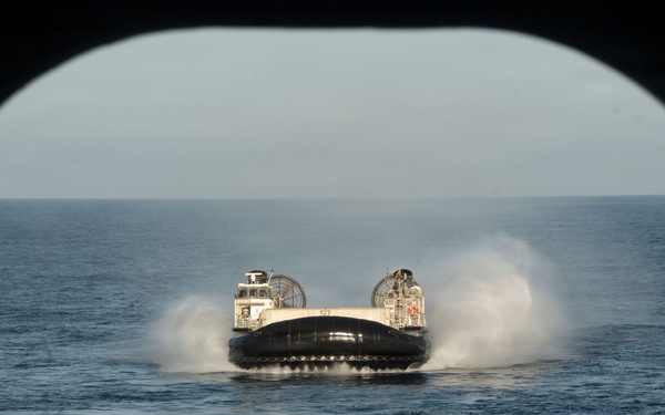 USS Essex Conducts Well Deck Operations