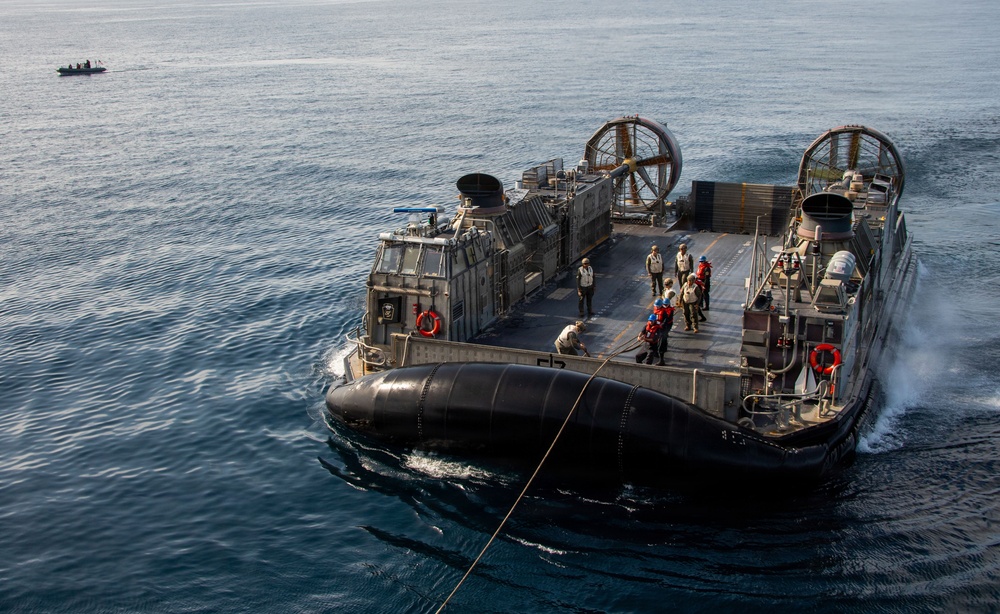 USS Essex Conducts an LCAC Emergency Recovery Evolution