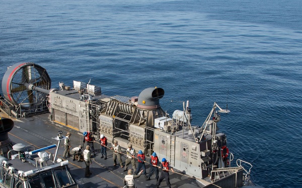 USS Essex Conducts an LCAC Emergency Recovery Evolution