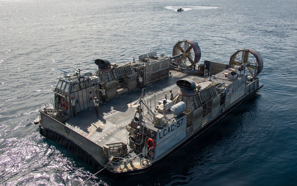 USS Essex Conducts an LCAC Emergency Recovery Evolution