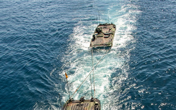 USS Essex Conducts ACV Operations