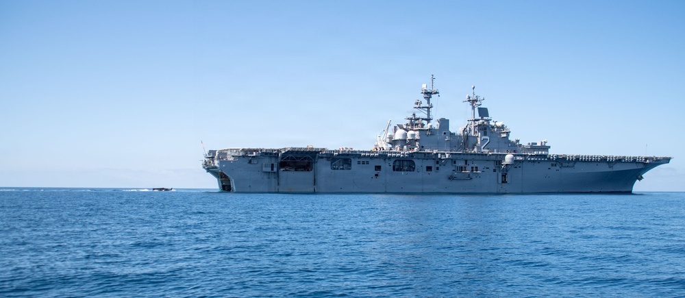 USS Essex Conducts ACV Operations