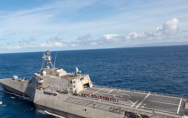 USS Essex Conducts a Fueling at Sea