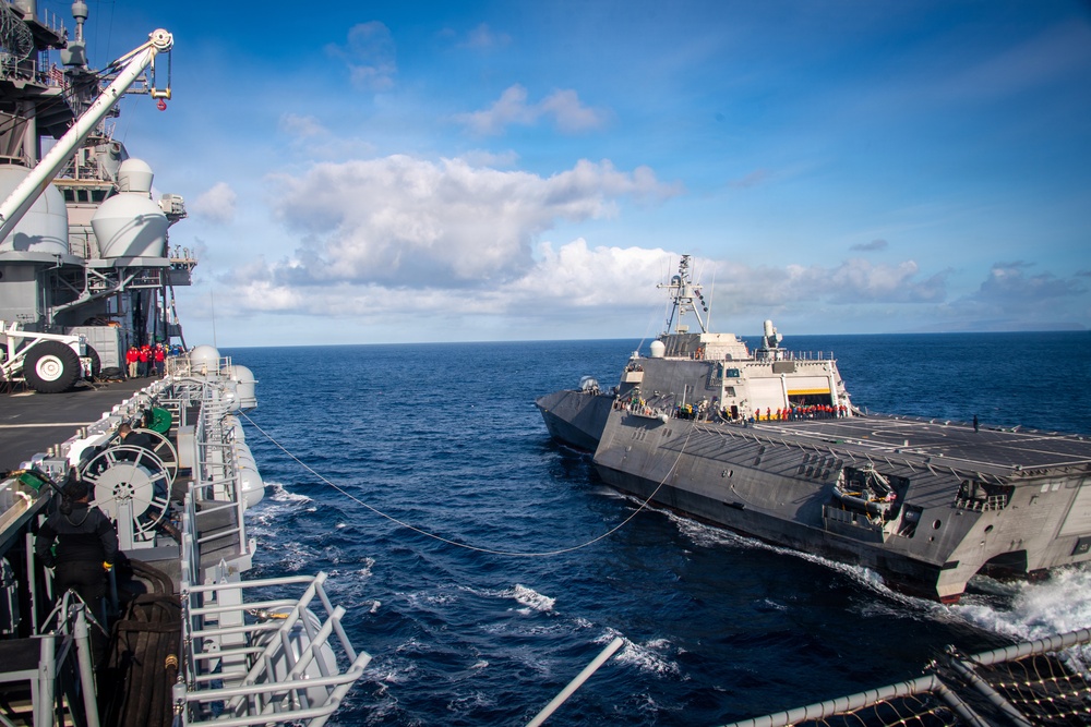 USS Essex Conducts a Fueling at Sea