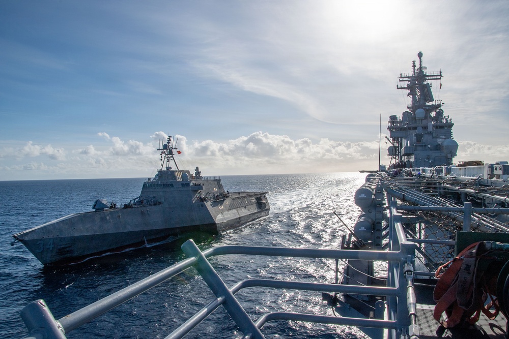USS Essex Conducts a Fueling at Sea