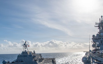 USS Essex Conducts a Fueling at Sea