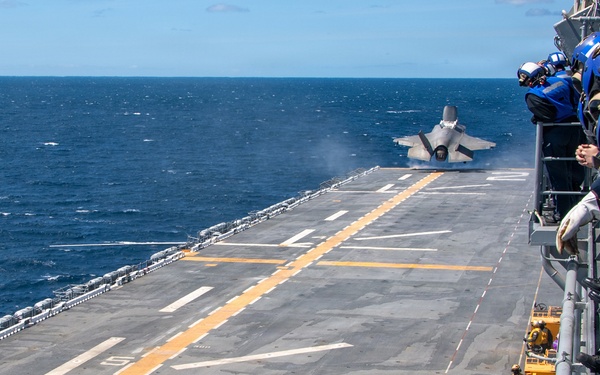 USS Essex Conducts F-35B Flight Deck Operations