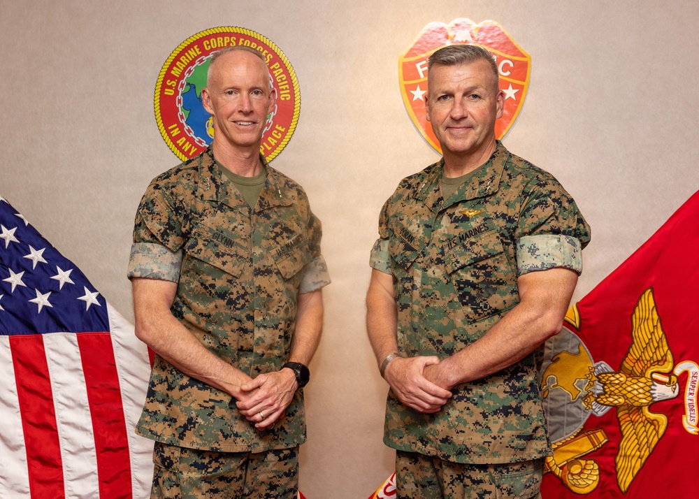 MARFORPAC commander meets with 1st MAW commanding general