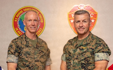 MARFORPAC commander meets with 1st MAW commanding general