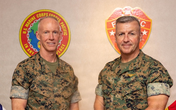 MARFORPAC commander meets with 1st MAW commanding general