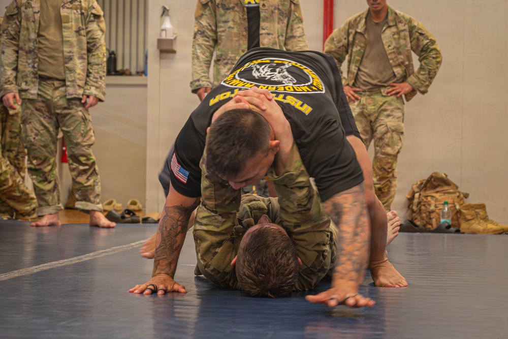 94th AAMDC Soldiers Complete Combatives Course