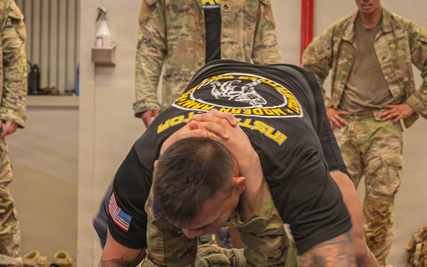 94th AAMDC Soldiers Complete Combatives Course