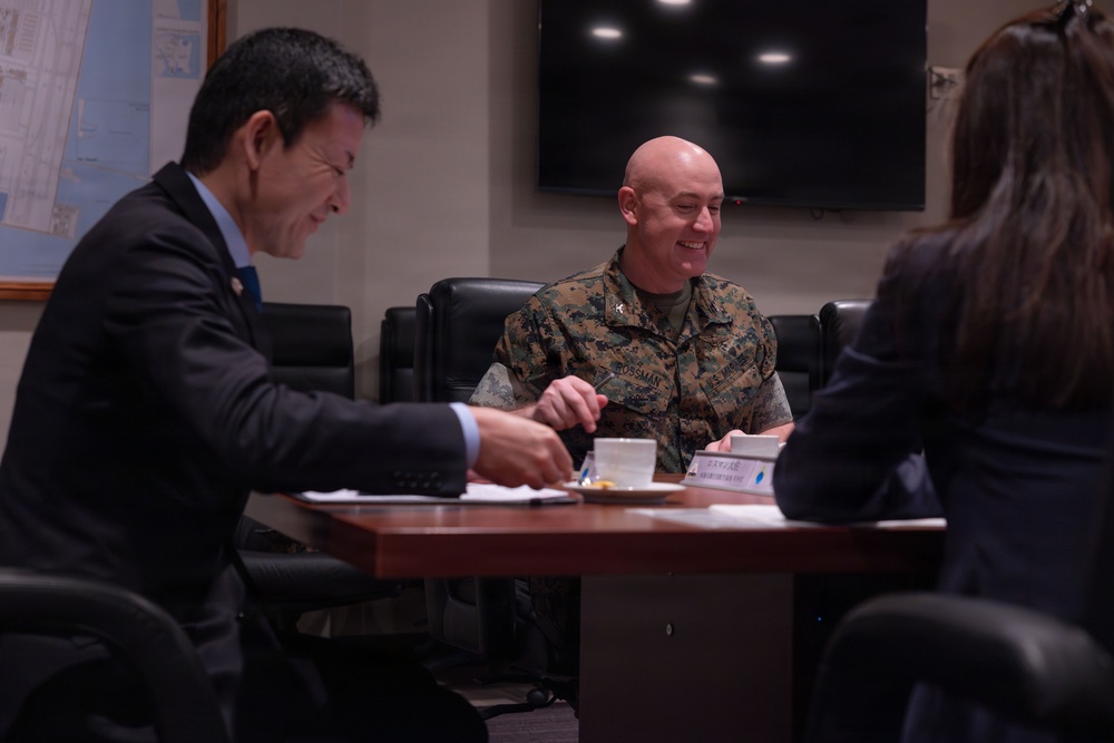 Shinji Yoshida Visits MCAS Iwakuni