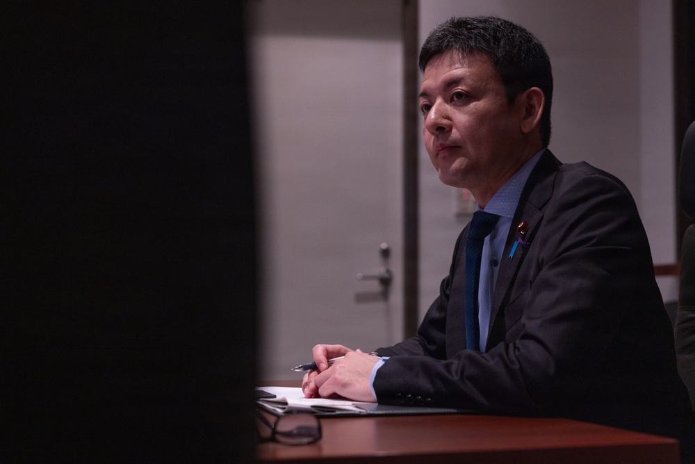 Shinji Yoshida Visits MCAS Iwakuni