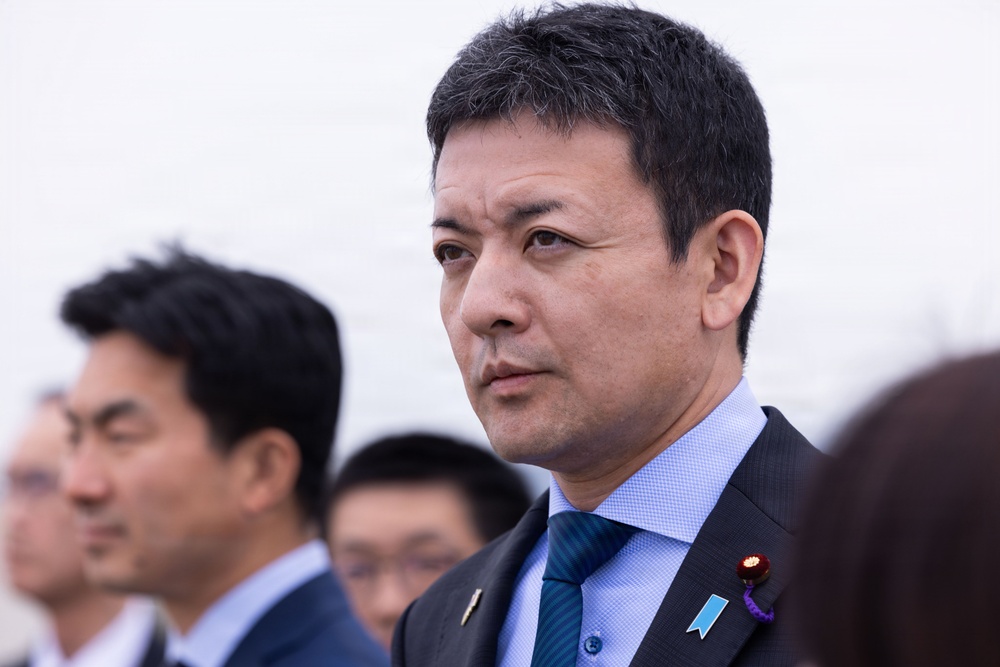 Shinji Yoshida Visits MCAS Iwakuni