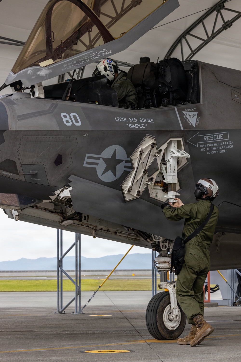 VMFA 122 lands at MCAS Iwakuni