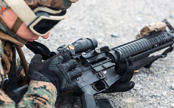 MWSS-172 Marines train on rifle range