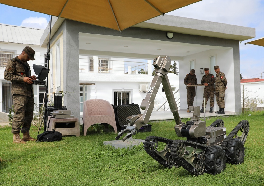 84th CST and Tunisian forces conduct CBRN exercise during African Lion 2026