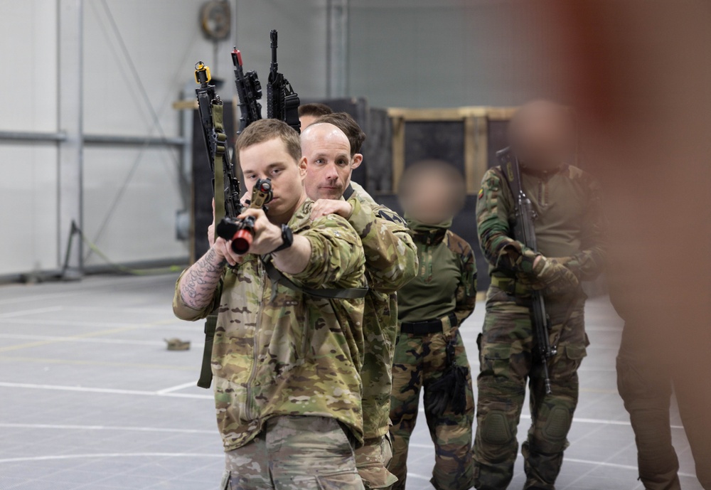 1st Battalion, 12th Cavalry Regiment, gives instruction during a Validation Exercise