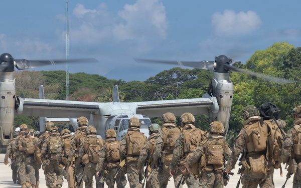 Balikatan 2026: U.S. Marine Rotational Force – Darwin positions in Aporawan