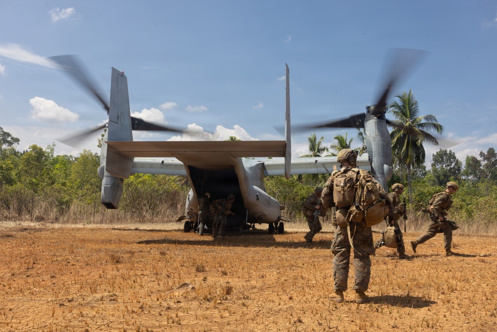 Balikatan 2026: U.S. Marine Rotational Force – Darwin positions in Aporawan