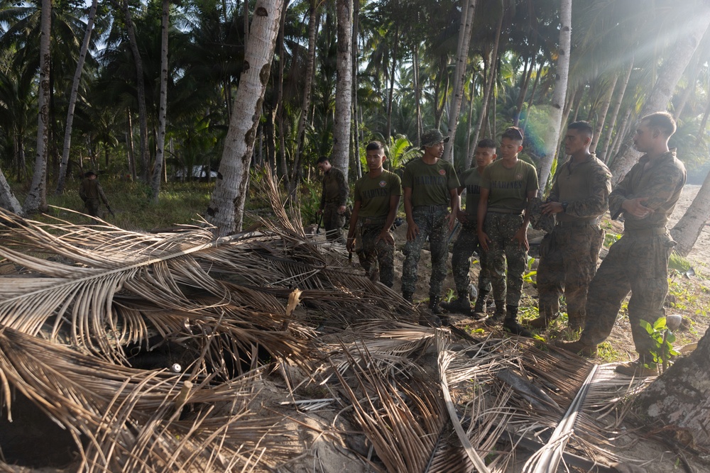 Balikatan 2026: U.S. Marine Rotational Force – Darwin positions in Aporawan