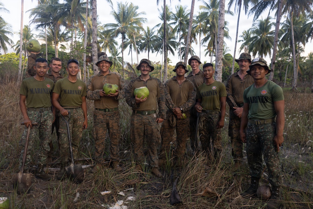 Balikatan 2026: U.S. Marine Rotational Force – Darwin positions in Aporawan
