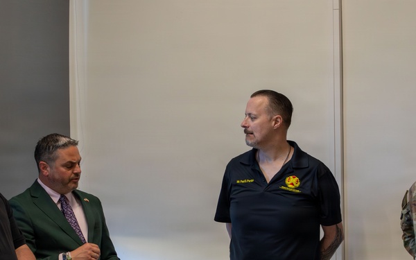 U.S. and Polish Army Personnel Receive Challenge Coins During a Physical Security Officer Course