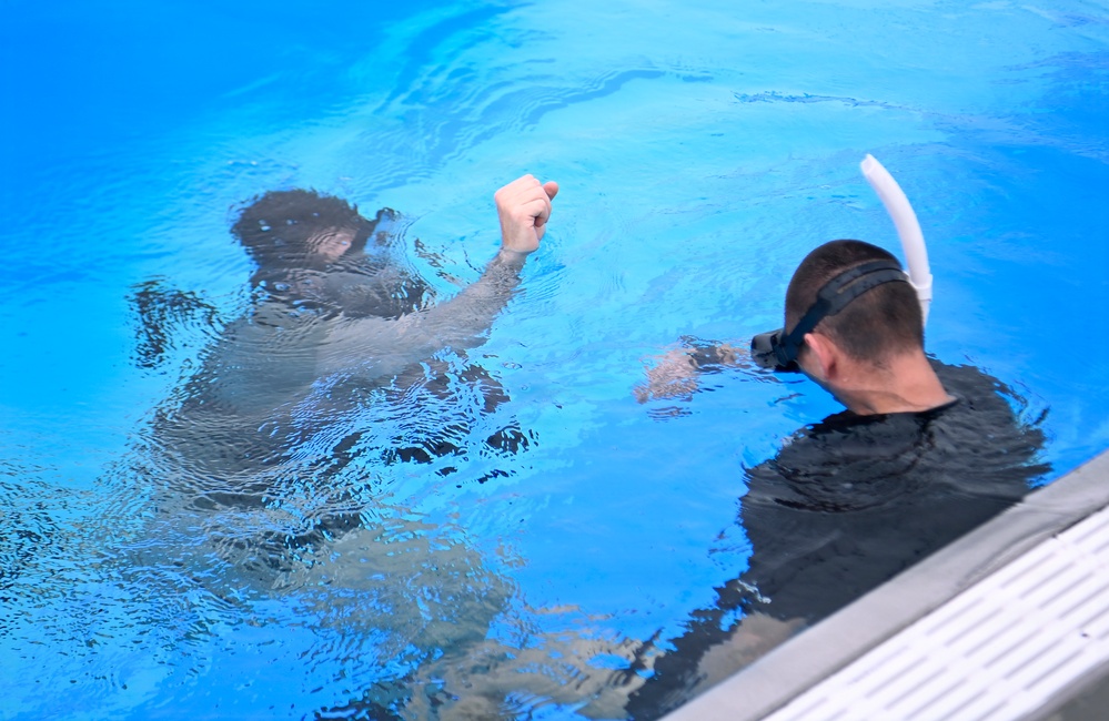 Combat Dive Qualification Course Training