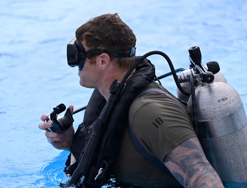 Combat Dive Qualification Course Training