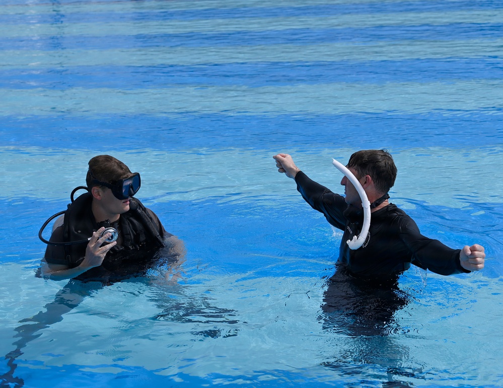 Combat Dive Qualification Course Training