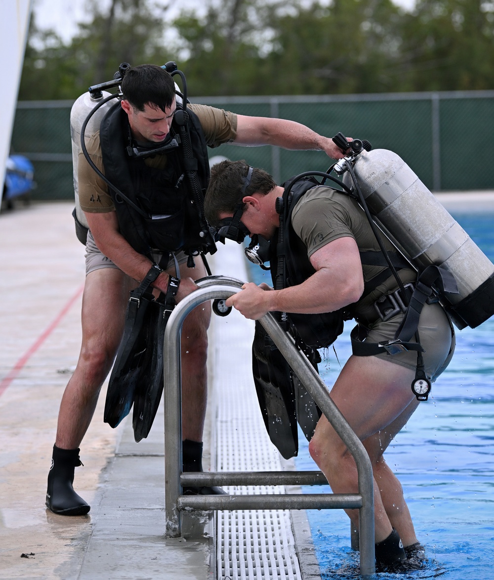 Combat Dive Qualification Course Training
