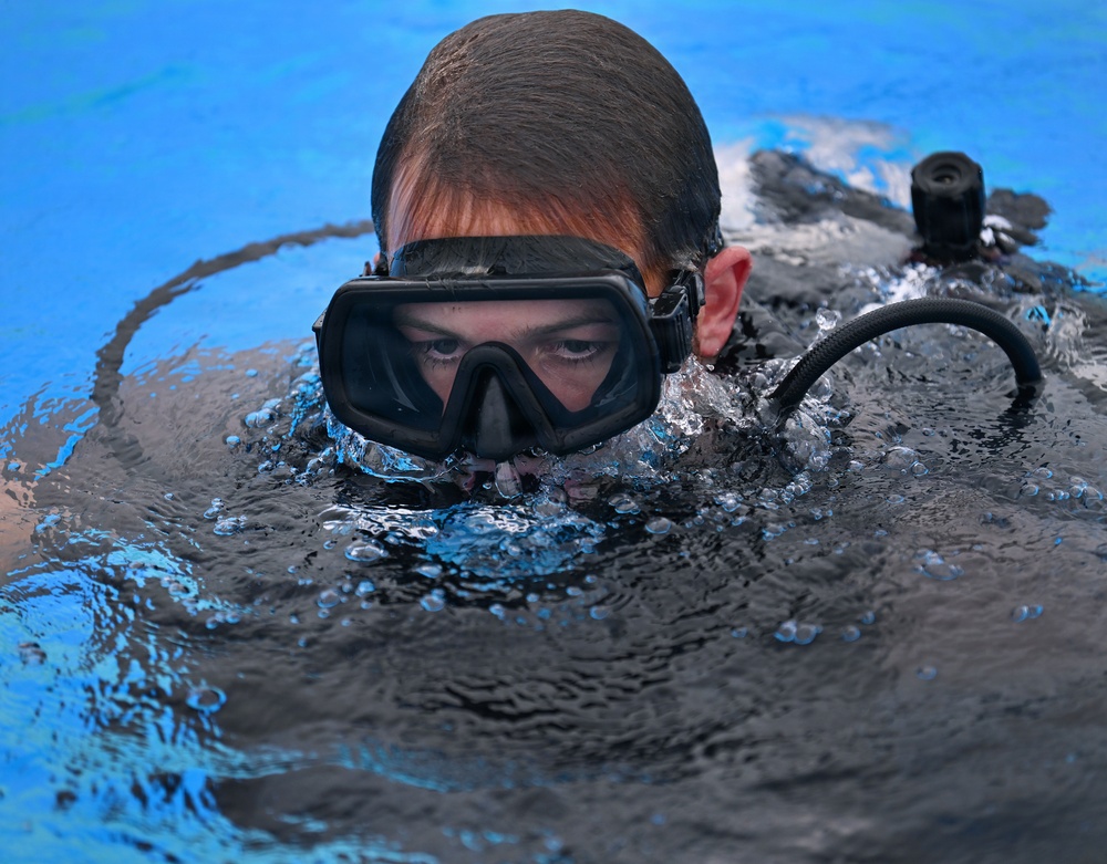 Combat Dive Qualification Course Training