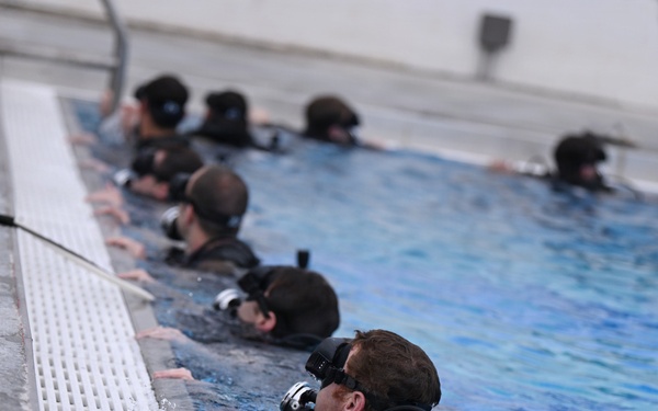 Combat Dive Qualification Course Training