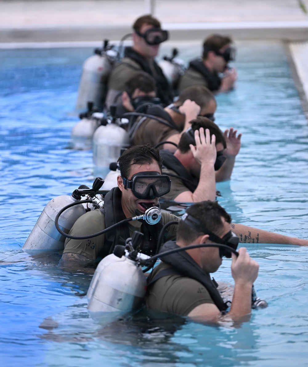 Combat Dive Qualification Course Training