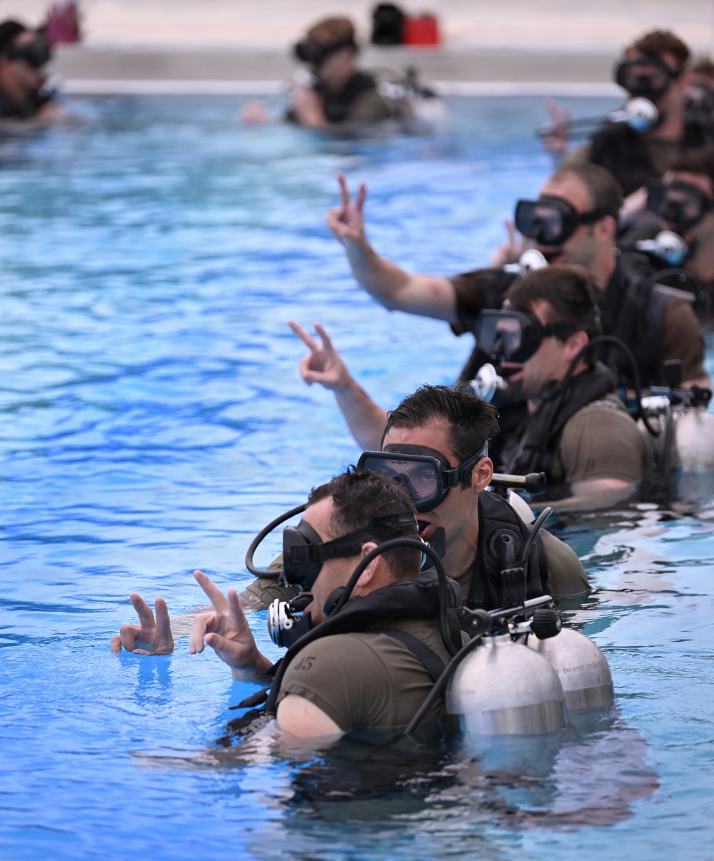 Combat Dive Qualification Course Training