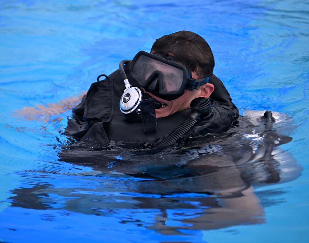 Combat Dive Qualification Course Training