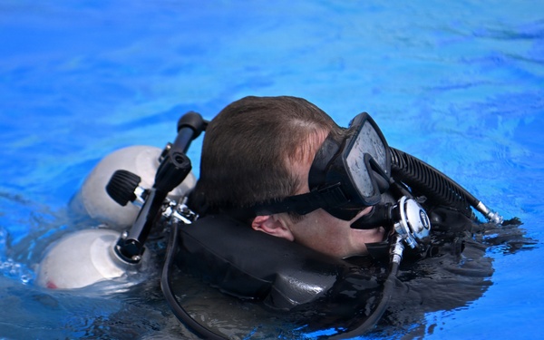 Combat Dive Qualification Course Training