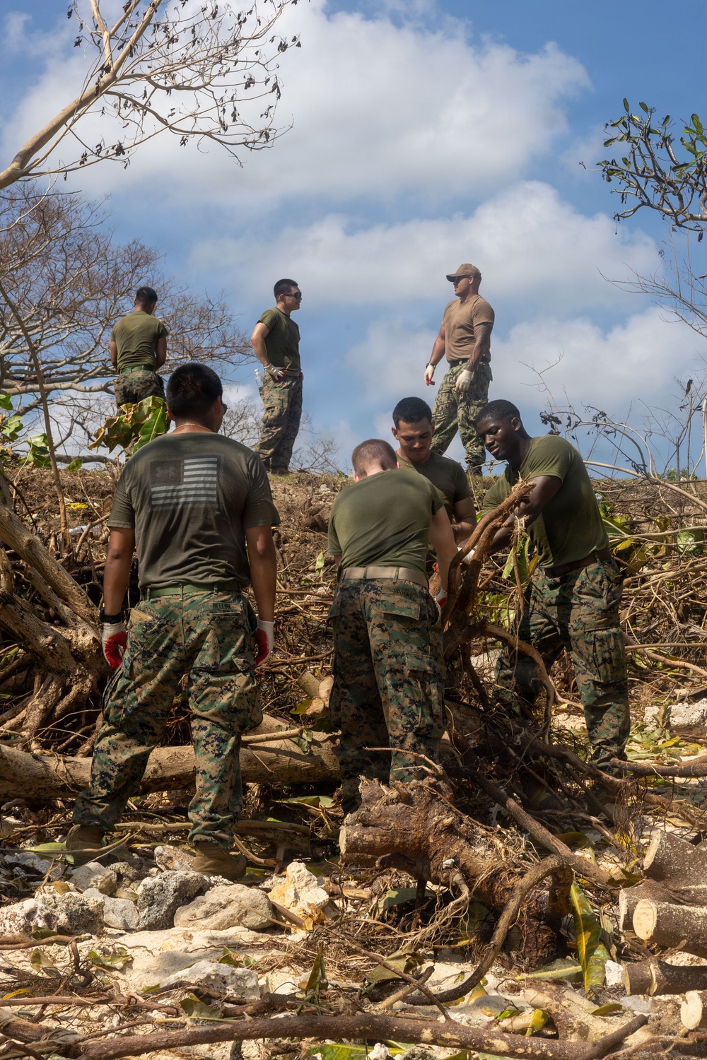 Boxer ARG Sailors, Marines Conduct Beach Cleanup in Guam