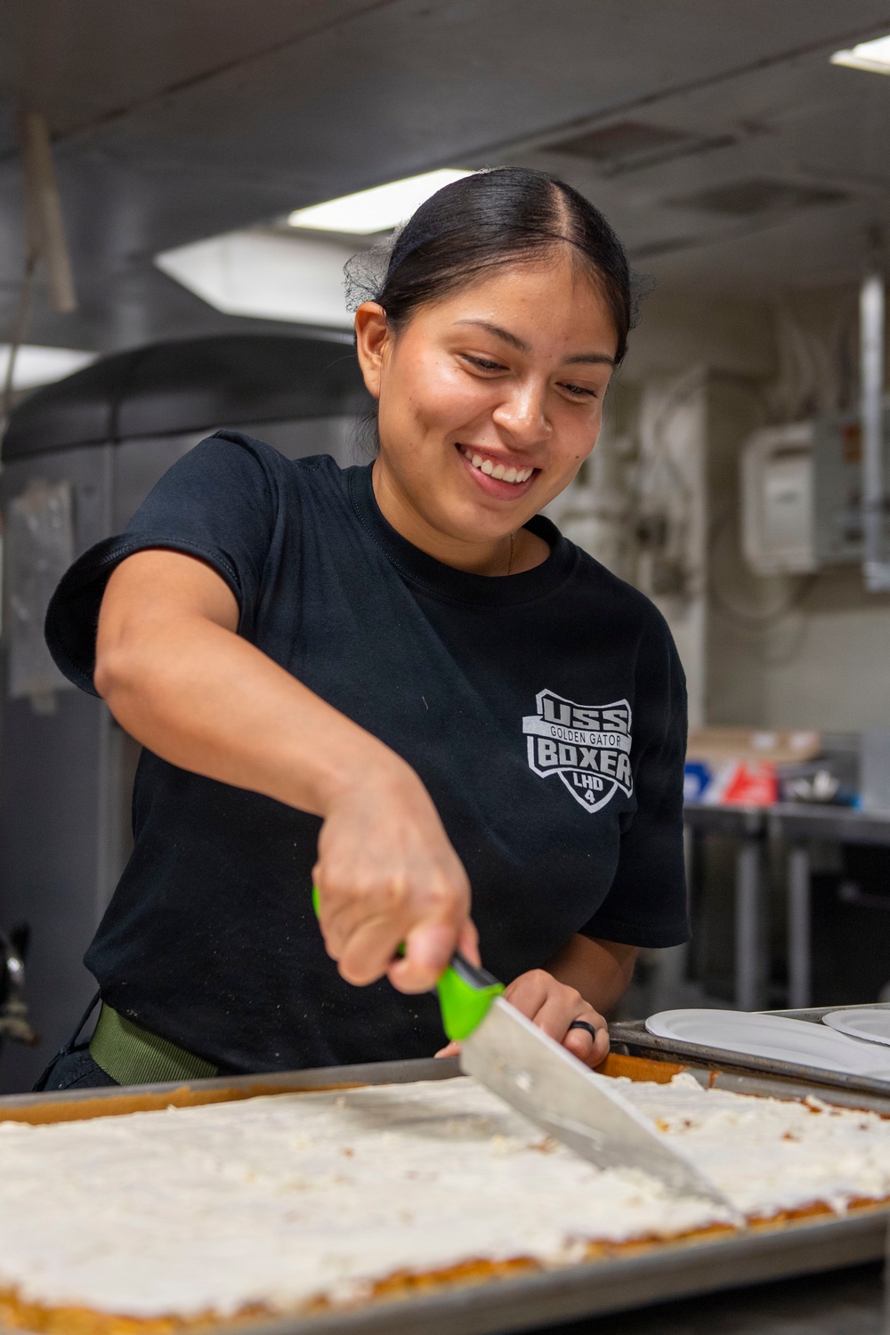 Boxer Sailors, 11th MEU Marines Prepare Desserts
