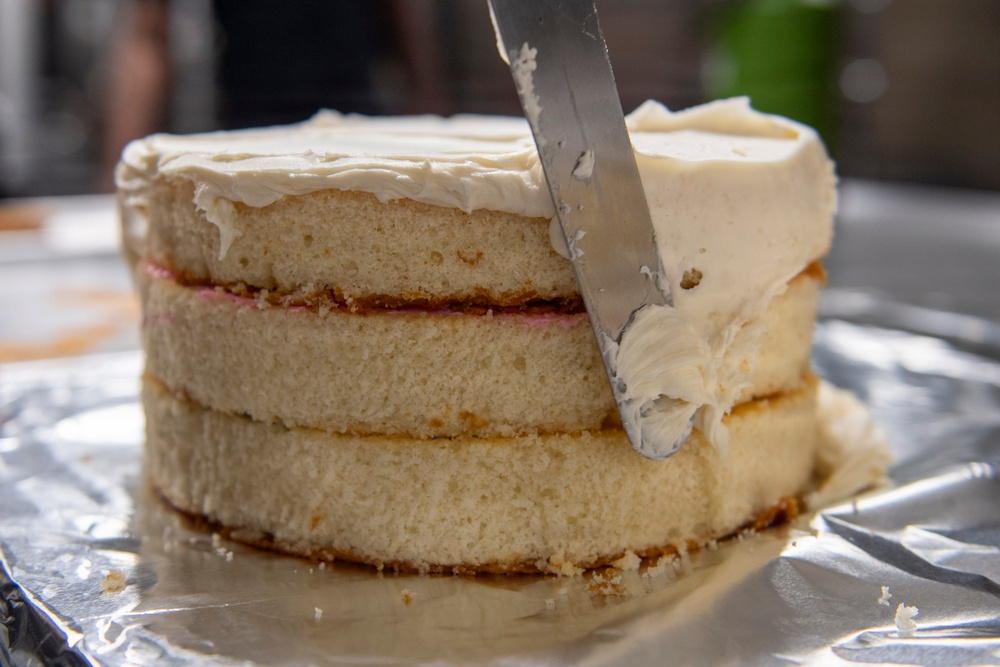 Boxer Sailors, 11th MEU Marines Prepare Desserts