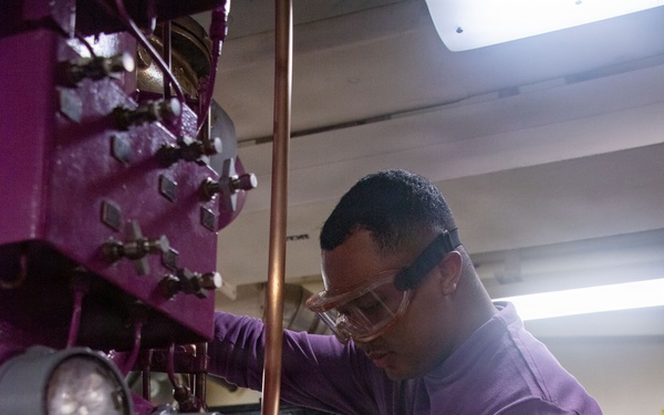 Boxer Sailors Maintain Fuel Station