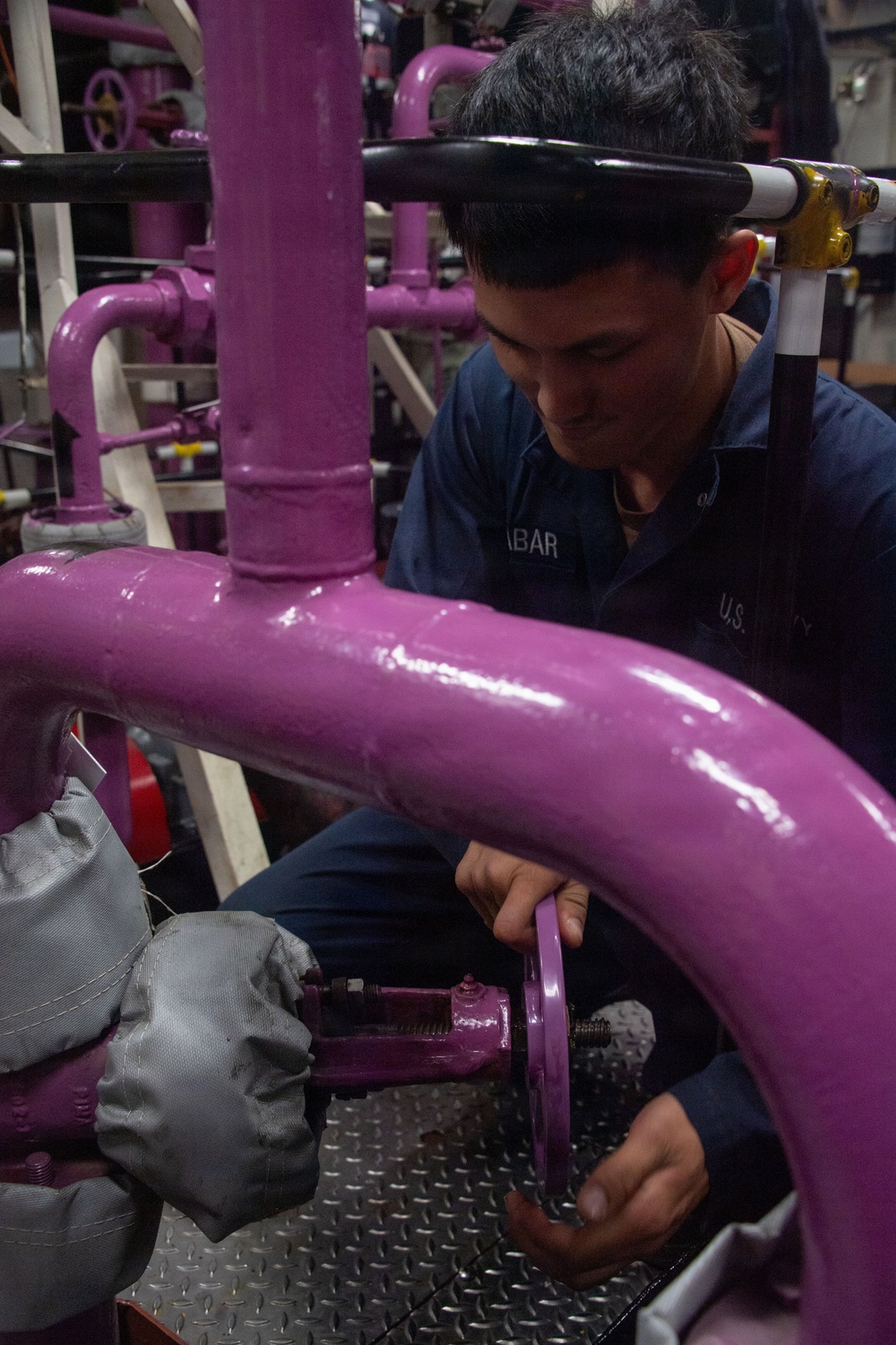 Boxer Sailors Maintain Fuel Station