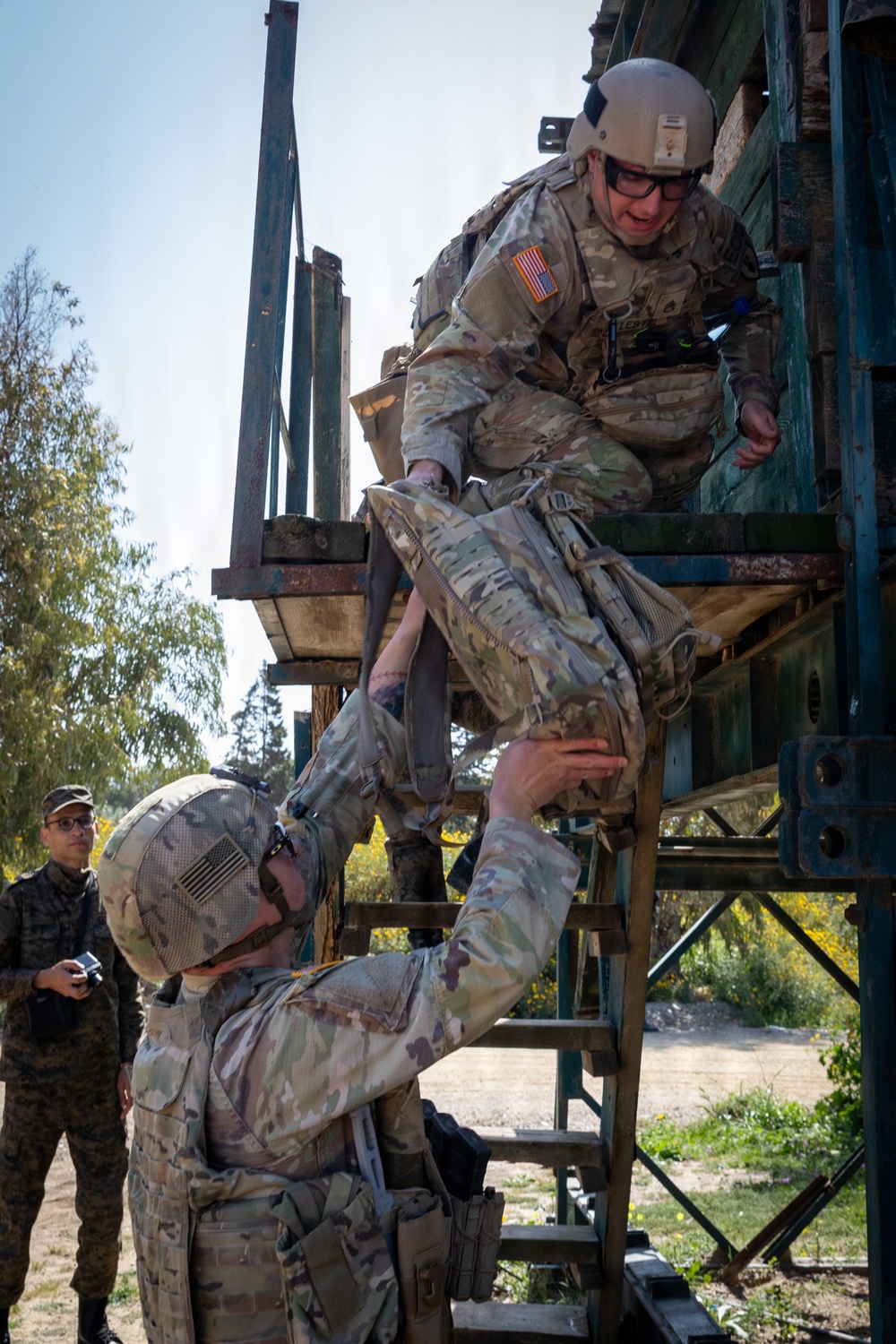 US and Tunisian Armed Forces conduct explosive ordnance disposal squad tactics exercises