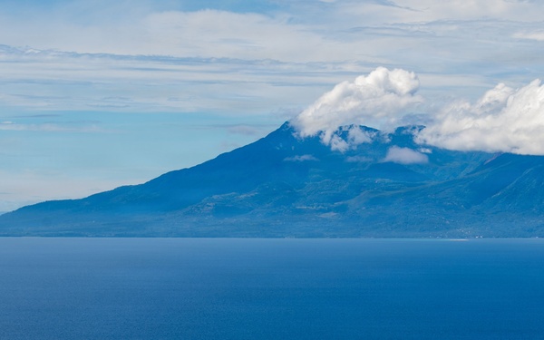 Boxer ARG Conducts Surigao Strait Transit
