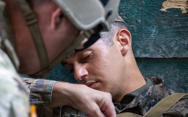 US and Tunisian Armed Forces conduct explosive ordnance disposal squad tactics exercises