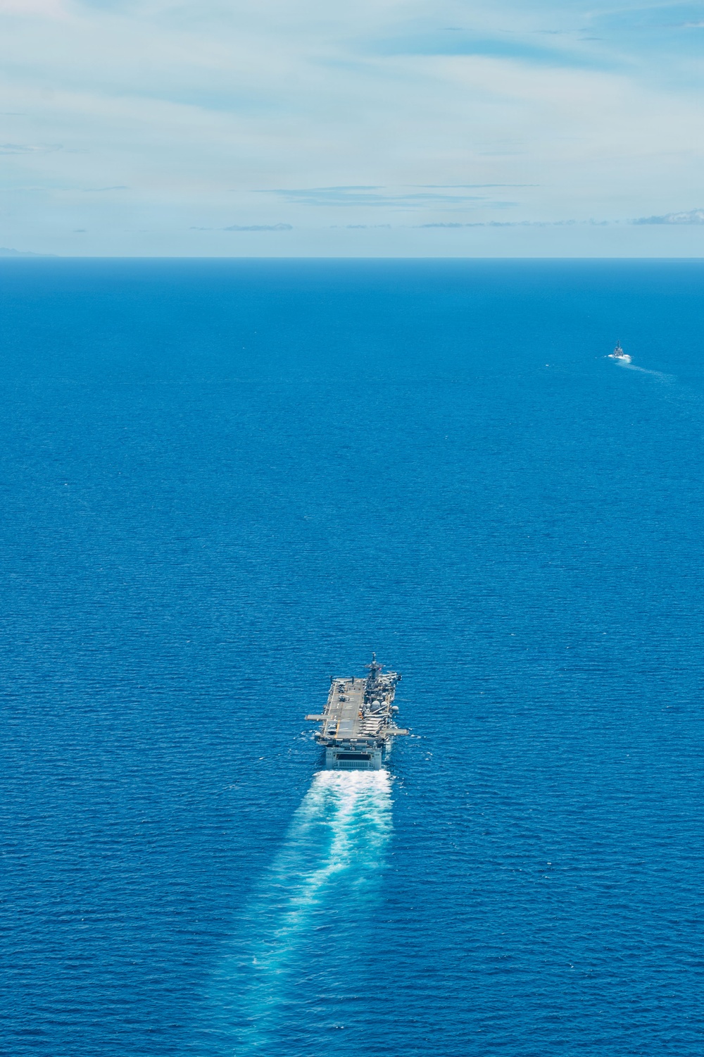 Boxer ARG Conducts Surigao Straight Transit