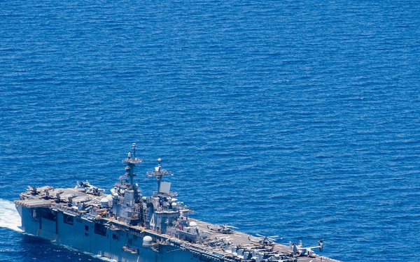 Boxer ARG Conducts Surigao Strait Transit