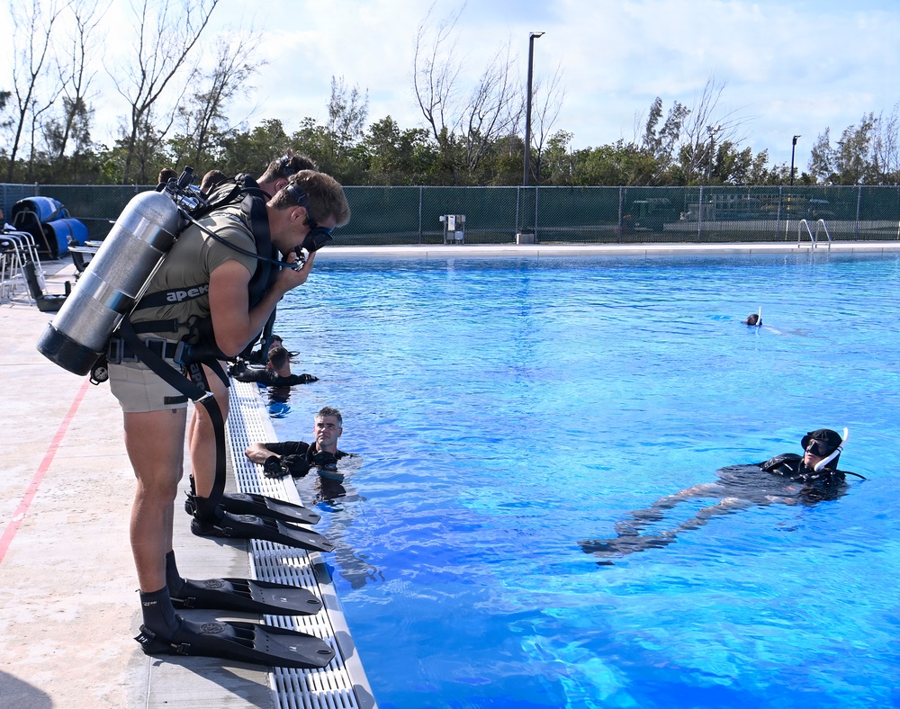 Open-Circuit Training at the Combat Dive Qualification Course